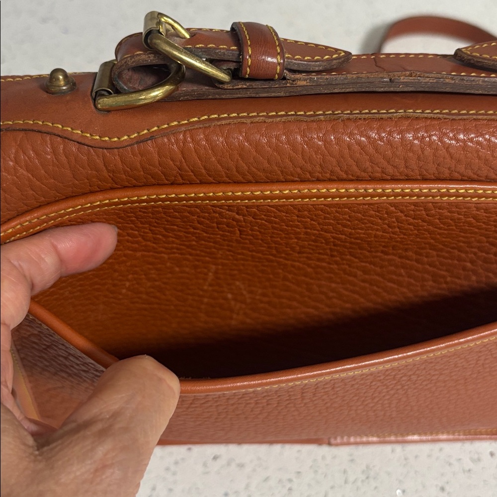 Dooney & Bourke Vintage All Weather Leather Pebbled Shoulder Bag Tan - Picture 4 of 16